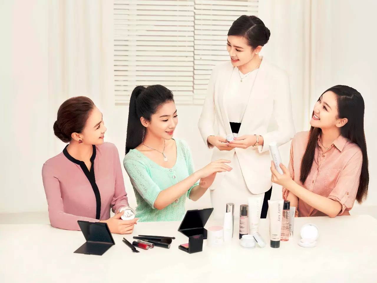 350萬美容顧問如何通過個性化服務(wù)與產(chǎn)品試用提升消費體驗